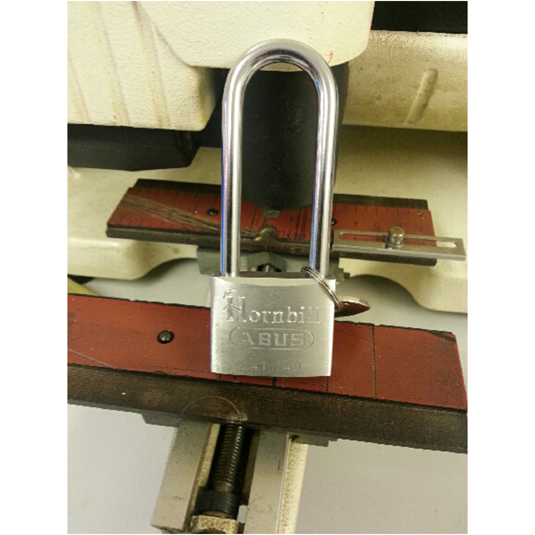 image of lock engraved on the IS200